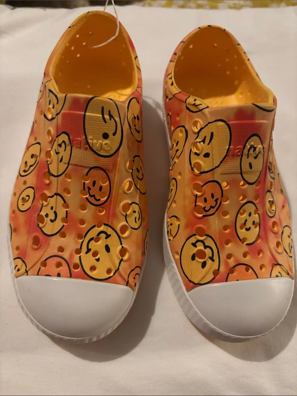 NWT Native Kids Yellow Orange Smiley Water Shoes
